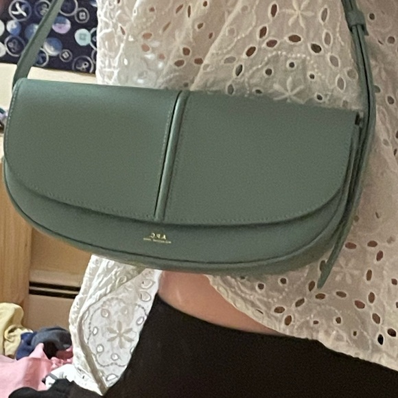 AUTHENTIC APC betty shoulder bag in jade like new - Picture 3 of 9